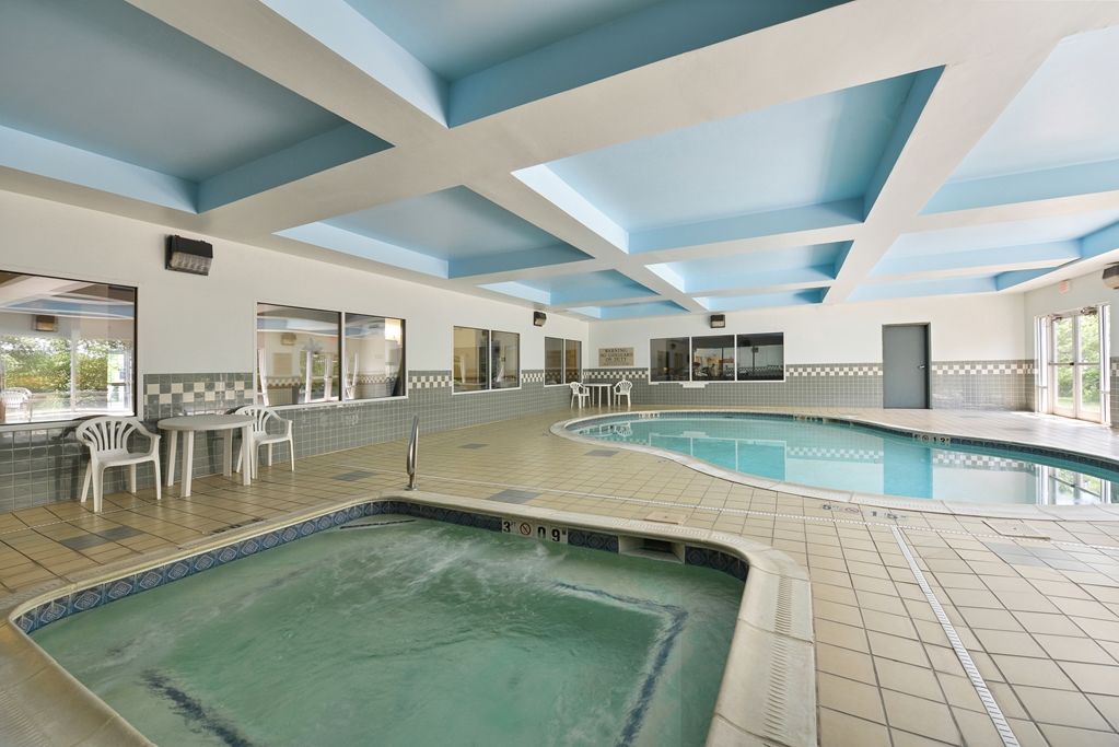 Blisspoint Inn & Suites Marion Instalações foto